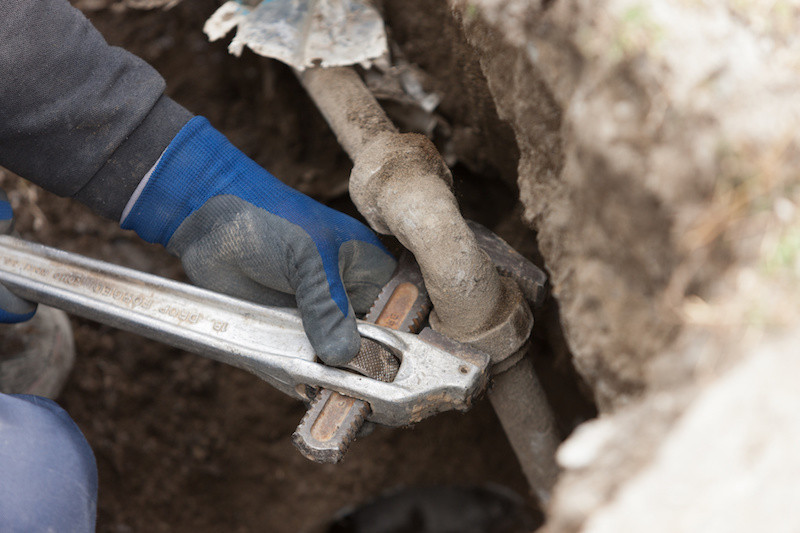 配管工事の作業の様子